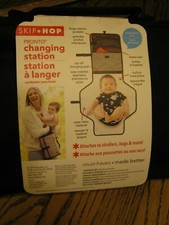 Skip Hop Baby Pronto Signature Changing Station NWT Black