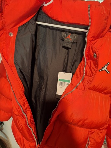 Nike Air Jordan Men's XL $225 Puffer Jacket Red Black Full Zip Hood DQ8104-612 - Picture 4 of 6