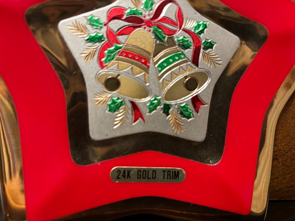 Christmas Star Plate, new porcelaine, gold trim, for decoration