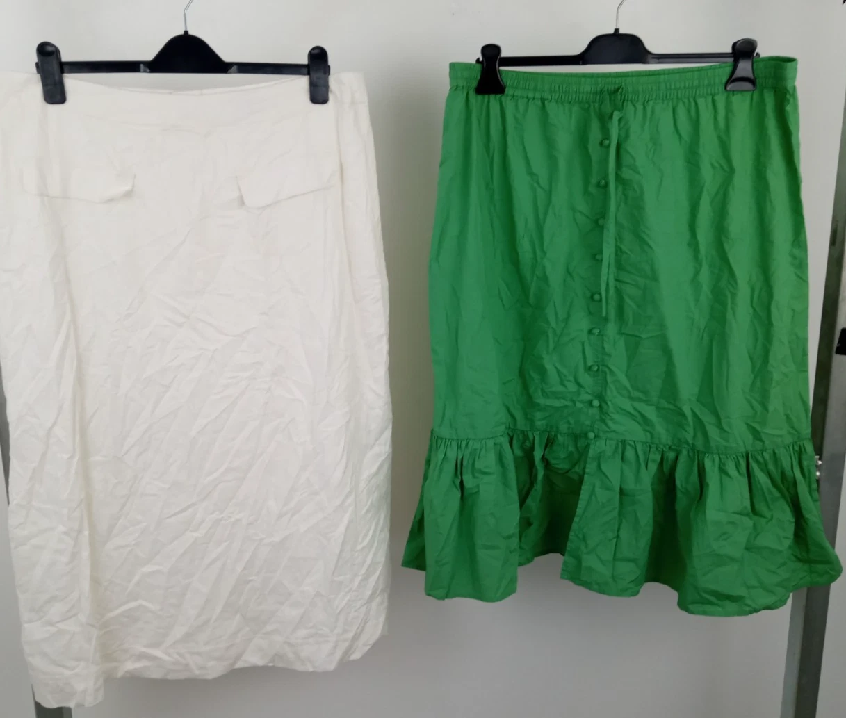 M&S Women's 2Pcs Skirts Size 18 Petite White Linen & Green Buttoned NEW