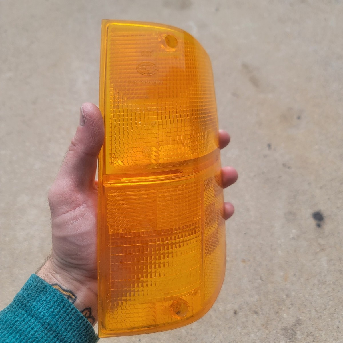 Volvo 240 Drivers Side 2 Screw Amber Turn Signal Lens Corner 242