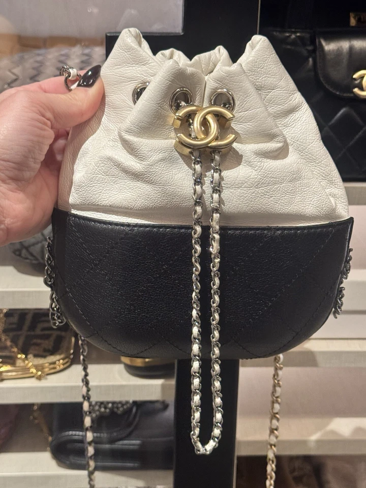 Authentic CHANEL Gabrielle Hobo Aged Calfskin Quilted Small in Black & White - Изображение 4 из 4