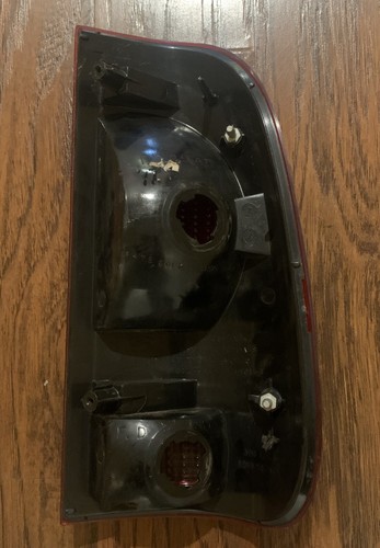 Driver Left Tail Light Fits 99-07 FORD F250SD PICKUP FREE SHIPPING - Picture 2 of 4