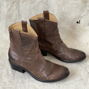 frye carson shortie ankle boot