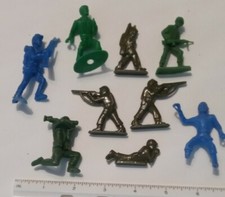 9-Vintage 1960s Marx Army timee lido Play Set Flat Green blue Plastic Soldiers