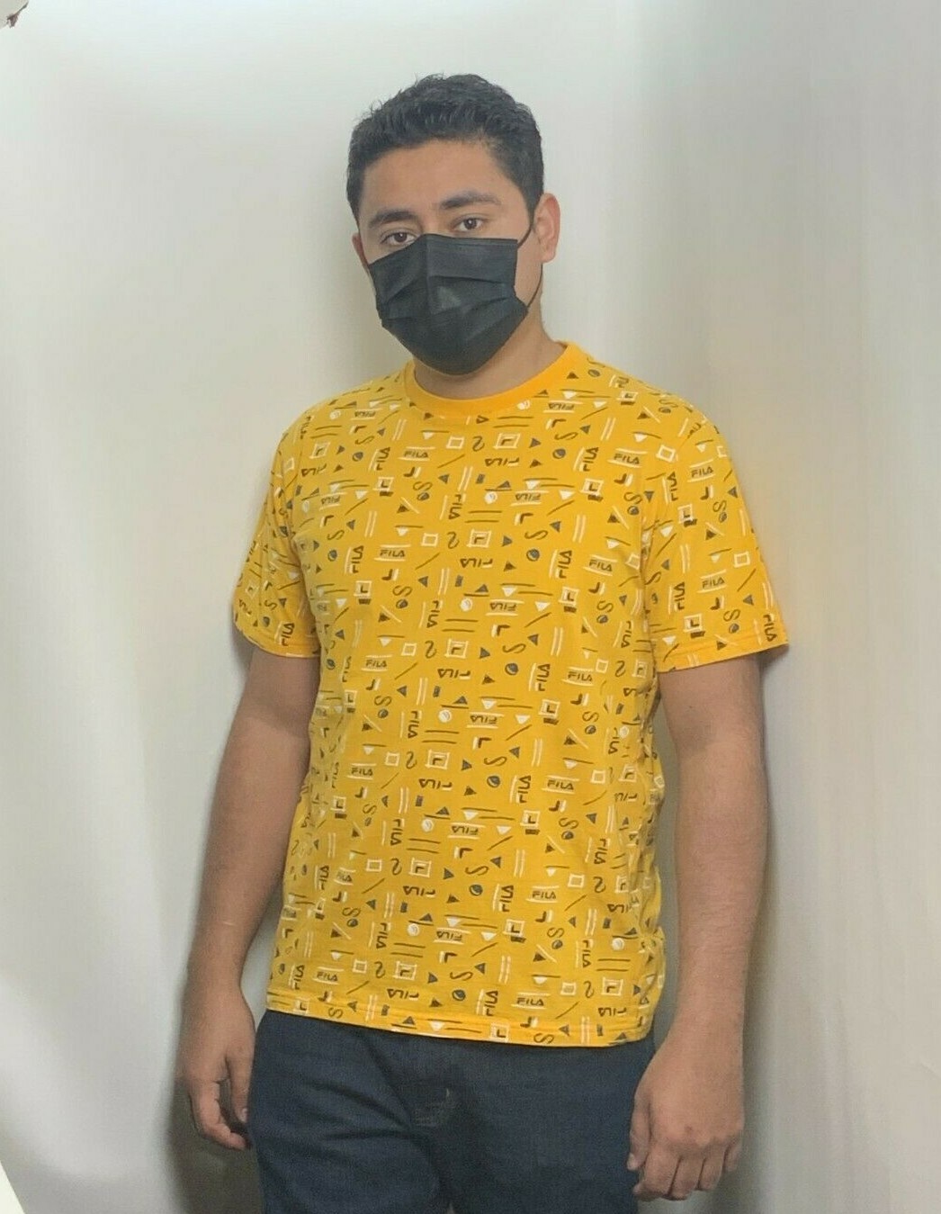 T shirt uomo Fila gialla nera bianca con logo all over manica corta