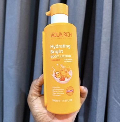 Aqua Rich Hydrating & Bright Body Lotion Turmeric Vitamin C Niacinamide 500ml