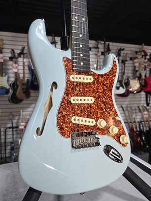 Fender Am Pro II Thinline Stratocaster - Transparent Daphne Blue & PLEK*D #035