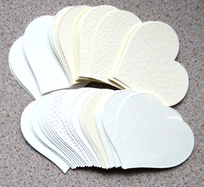 50 Asst weiß & creme strukturierte herzförmige Kartenausschnitte 70 mm x 62 mm NEU