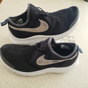 nike aptare trainers