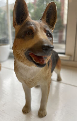 AYNSLEY ENGLAND 1980 PORCELAIN FIGURINE OF A GERMAN SHEPHERD DOG 