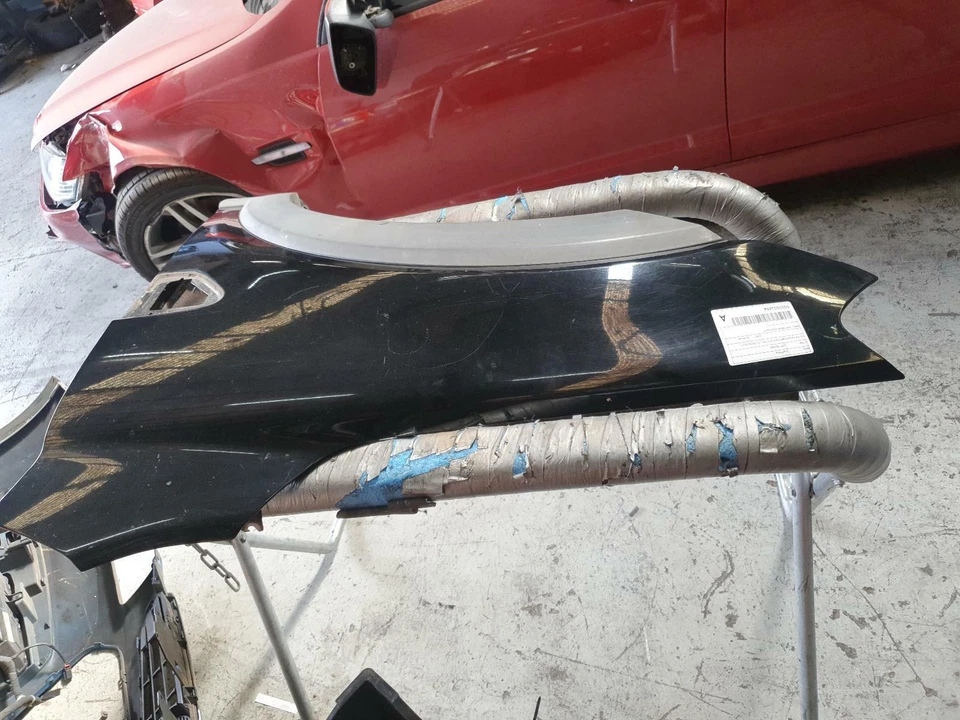 HOLDEN CAPTIVA LEFT GUARD CG, CX/LX/SX/CAPTIVA 7 (4TH VIN = C), 09/06-02/11 06 0 - image 4 of 4