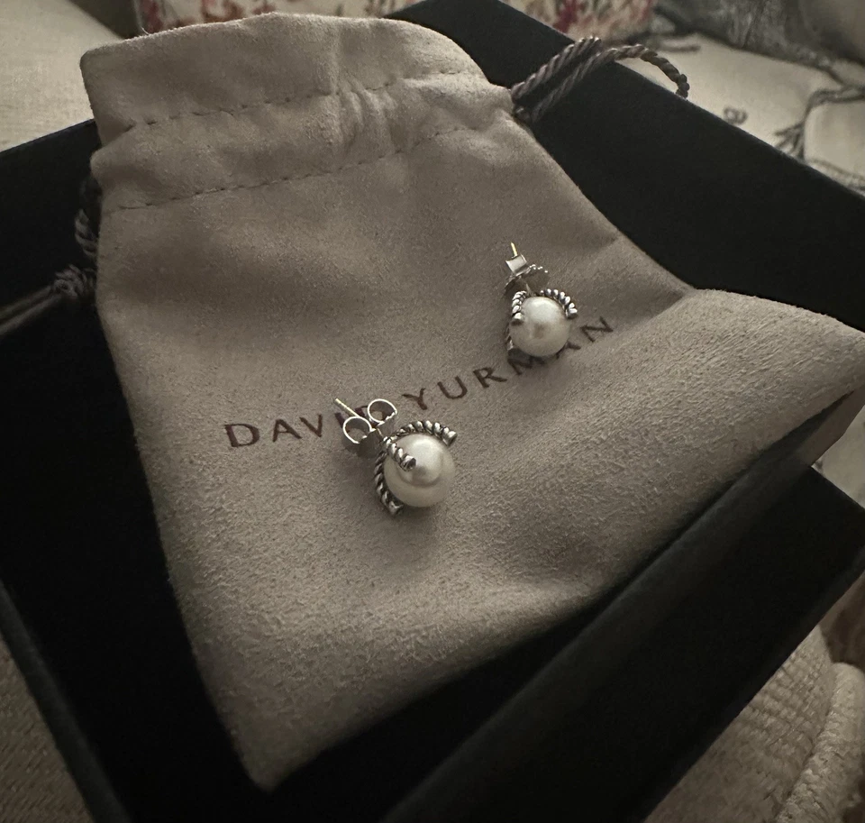 Pendientes de perlas coleccionables David Yurman Cable con diamantes y plata, 7 mm Foto 3 de 3