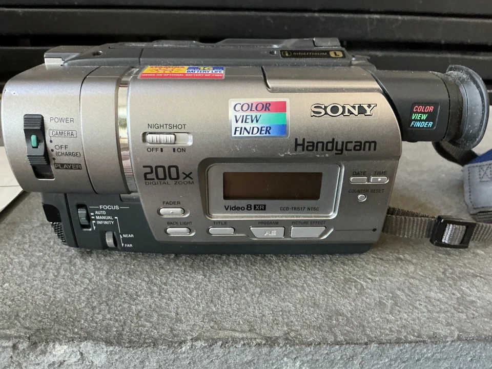 Sony Handycam CCD-TR517 8mm Nightshot Camcorder Video 8  Tested & Working - Image 2 of 4