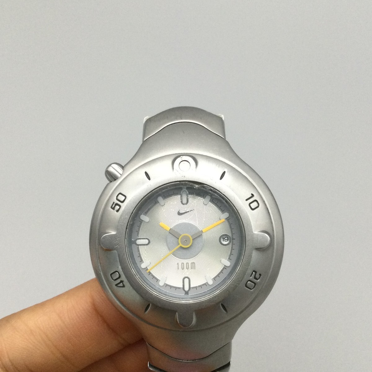 Nike Grand Cayman Watch Unisex 39mm Date Silver Tone WW0016