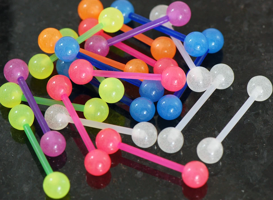 Mezcla de 20 piezas de barras de lengua bioflexibles que brillan en la oscuridad + brillo, anillos para pezones Foto 4 de 4