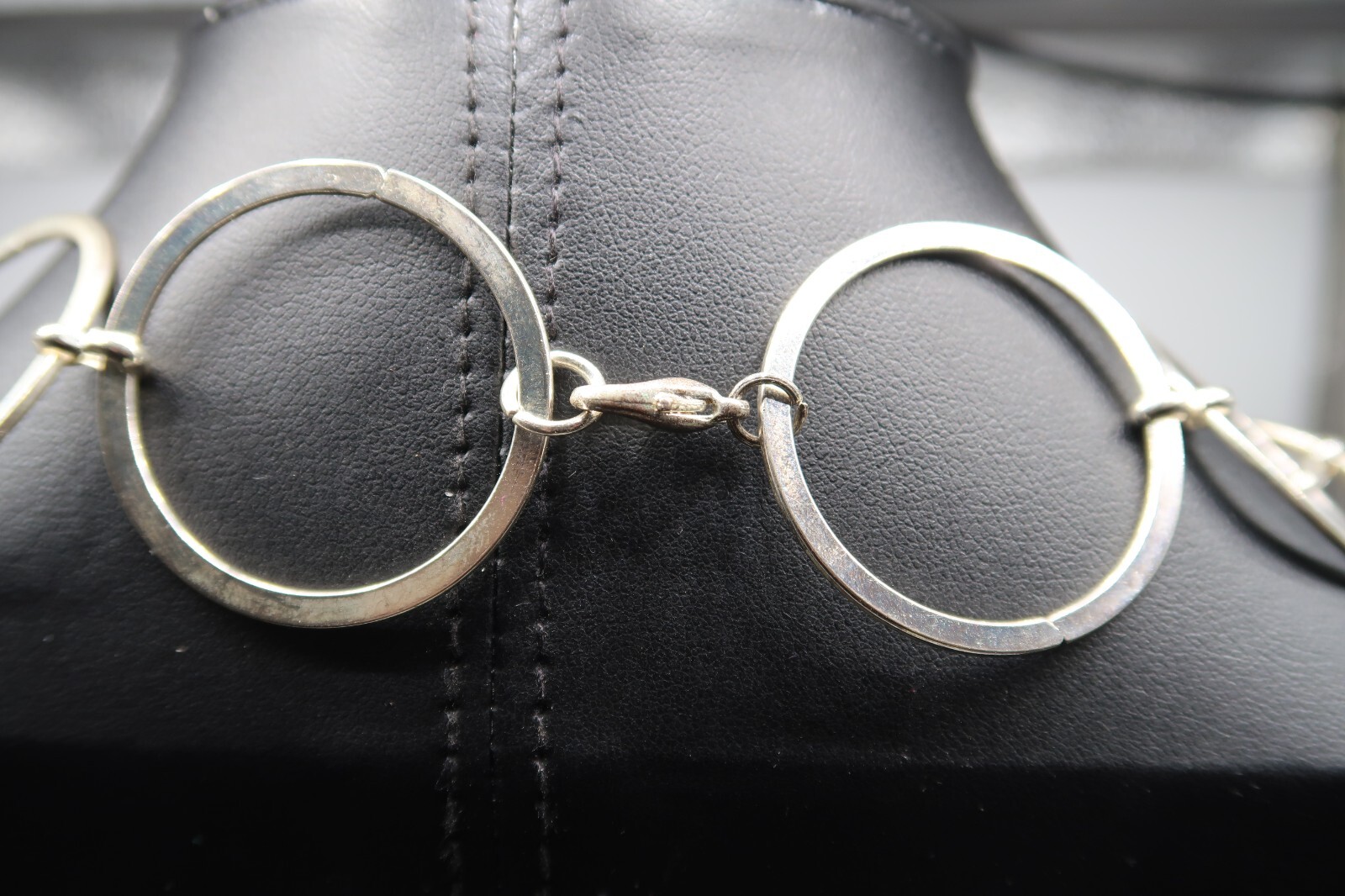 Vtg Circle Link Silver Tone Statement Necklace Co… - image 10