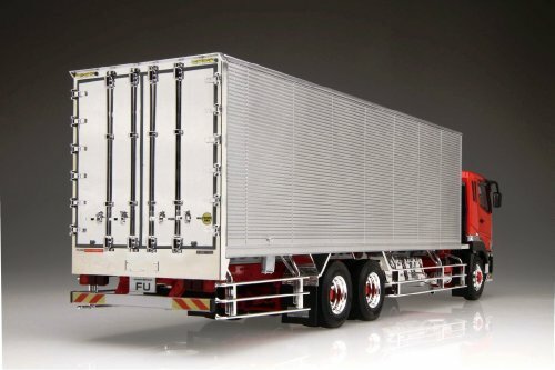 Aoshima Mitsubishi Fuso '10 Super Great FU Reefer Plastic Model