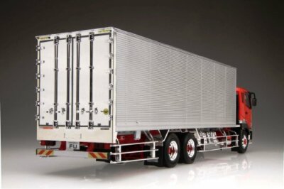 Aoshima Mitsubishi Fuso '10 Super Great FU Reefer Plastic Model