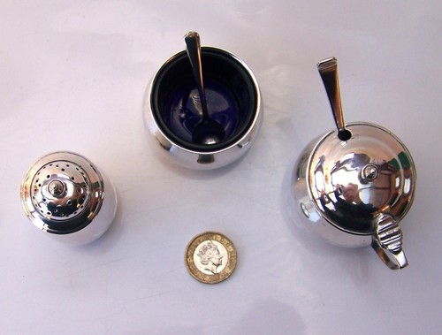 1935 MAPPIN & WEBB STERLING SILVER CASED CRUET SET C/W BLUE GLASS LINERS - Picture 7 of 24