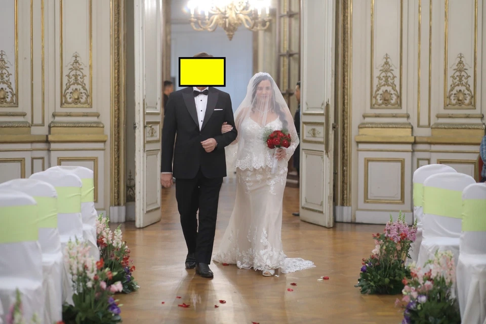 Oleg Cassini Wedding Dress Size 14 Trumpet Embroidered Details - Image 3 of 4