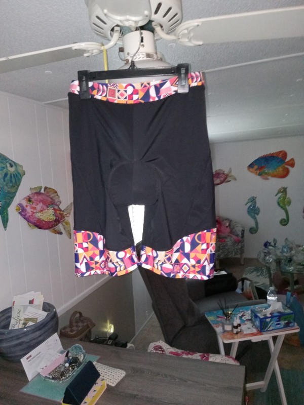 Cycling Shorts Beroy Size XL Geometric Design Black. NWOT 