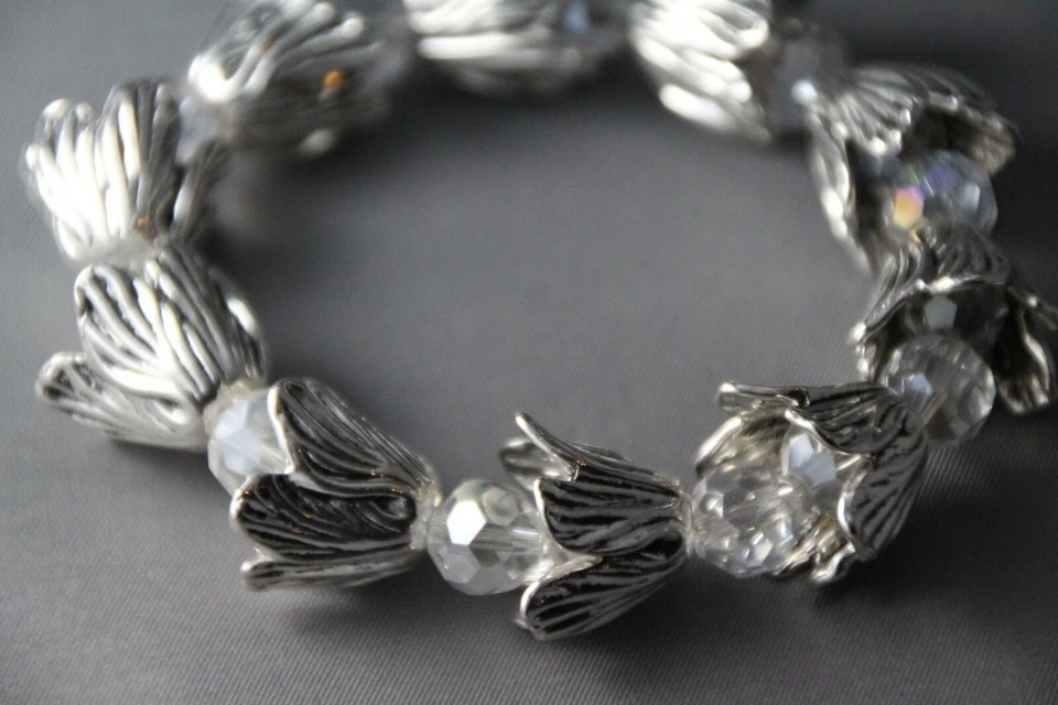 Pulsera elástica cristal flor peltre plata brote facetado cristal transparente talla 6,5 Foto 4 de 4