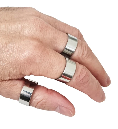 Anello in acciaio inox da uomo modello fascia larga liscia per donna - Immagine 3 di 4