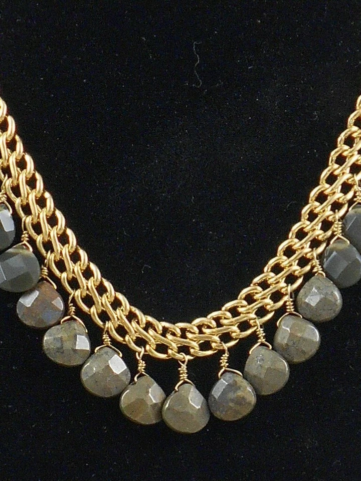 Collar de cuentas de vidrio púrpura pirita tono dorado pulido marca Fossil JA5697 $88 Foto 2 de 2