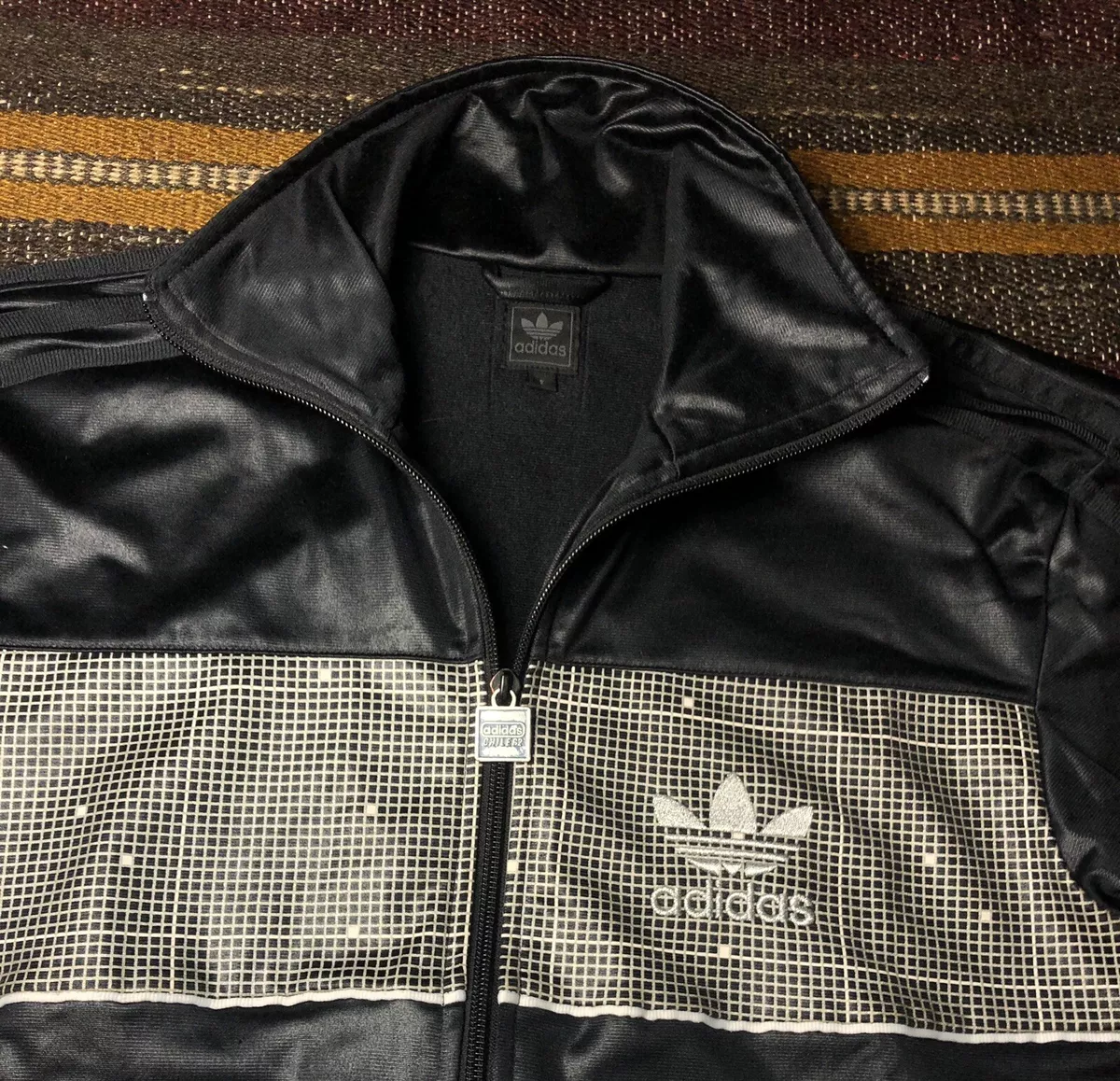 Giacca Felpa Tuta Adidas modello Chile 62 Nero e Argento Taglia S
