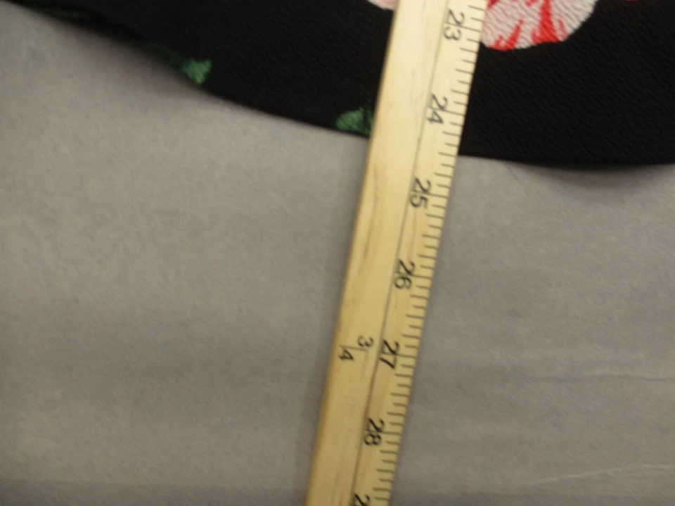 Falda corta acampanada Silhouette NYC talla XS negra floral cintura elástica 315 Foto 4 de 4