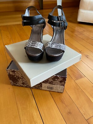 Size Black/Silver metallic platform wedge open toe Snake