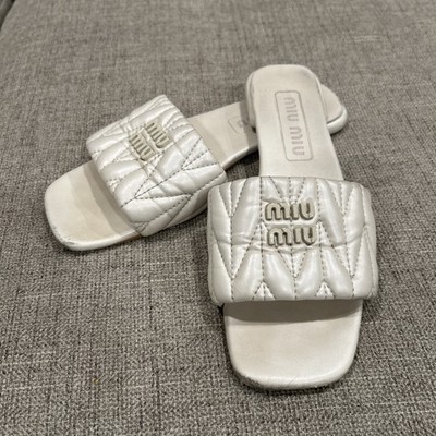 Miu Miu Women's Matalasse White Quilted Logo Leather Slide Sandals US 9 EU 39