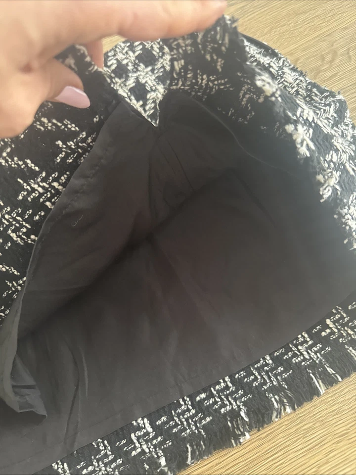 H&M Black Checked Dogtooth Mini Skirt Small EU 36 - Image 3 of 4