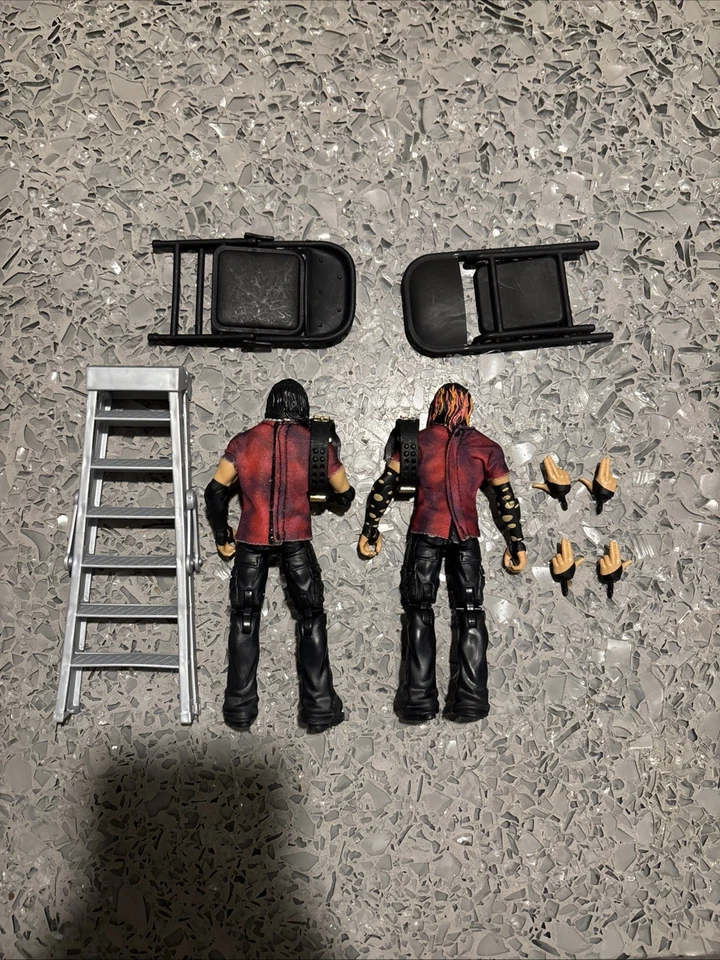 Mattel WWE Elite Ringside Coleccionables Exclusivo Hardy Boyz Paquete de Dos Completo Foto 2 de 3