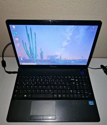 Samsung Laptop 15,6" | Intel i3-2350M | 4GB RAM | 500GB HDD | Defekt für Bastler - Bild 1 von 4
