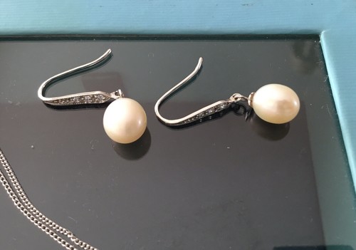 PAST TIMES VINTAGE MARCASITE/SILVER & PEARL NECKLACE/PENDANT & EARRINGS SET - Picture 5 of 9