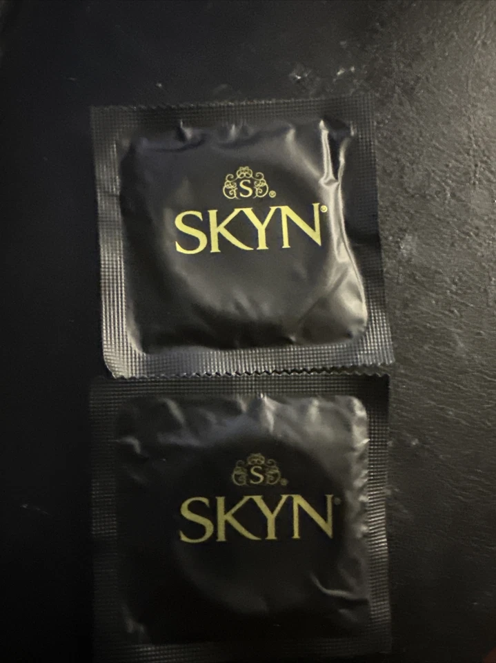 Paquete de 50 condones a granel SKYN originales de poliisopreno sin látex Foto 2 de 2