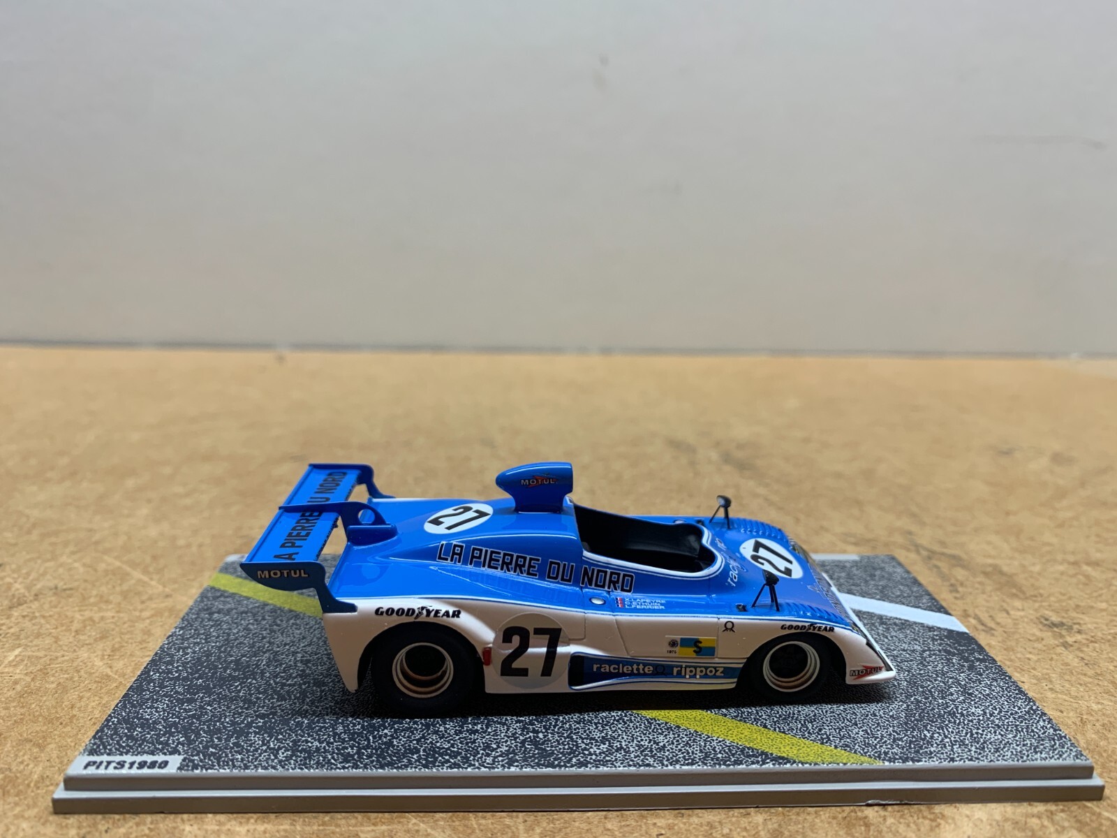 Picture 4 of 5