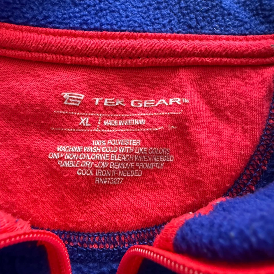 Suéter Pullover Tek Gear Para Hombre Talla XL 1/4 Cremallera Polar Azul Con Detalle Rojo Foto 2 de 4