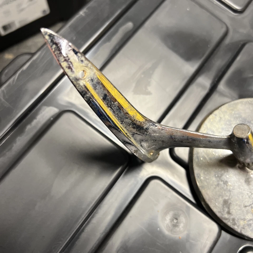 Espejo retrovisor lateral cromado Chevy Chevrolet Malibu Chevelle 1965 de colección P-382156 C1 OEM Foto 3 de 4