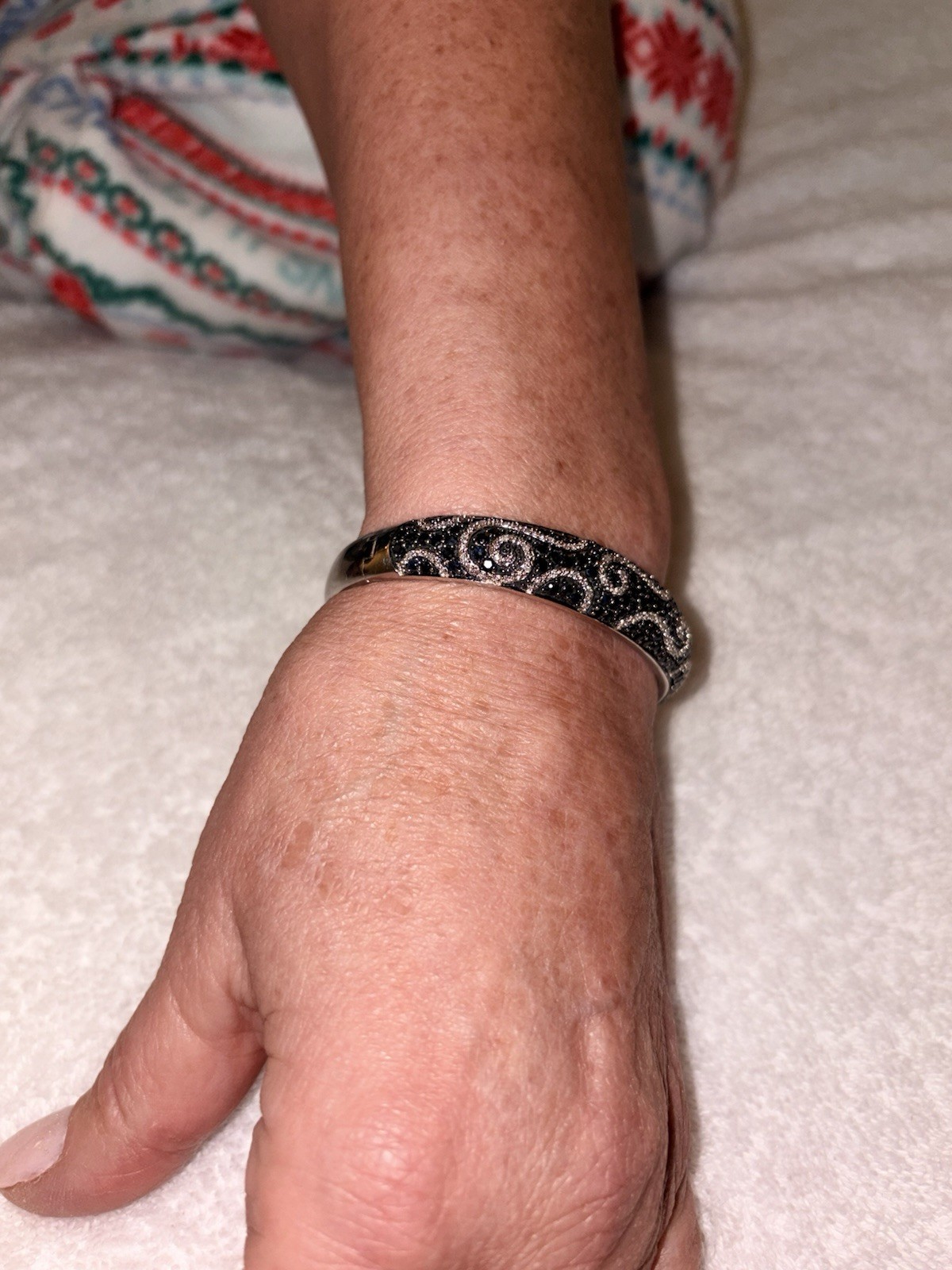 Black Silver Swirl Pattern Round Bangle Bracelet,… - image 1