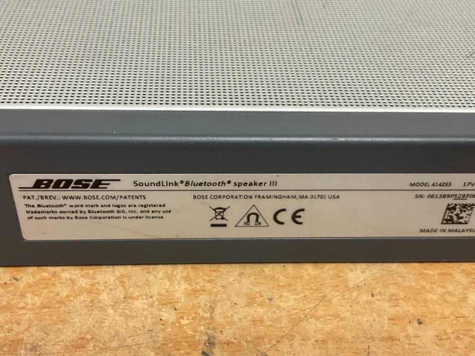 Bose SoundLink Bluetooth Speaker III Portable Wireless Audio - Image 3 of 4