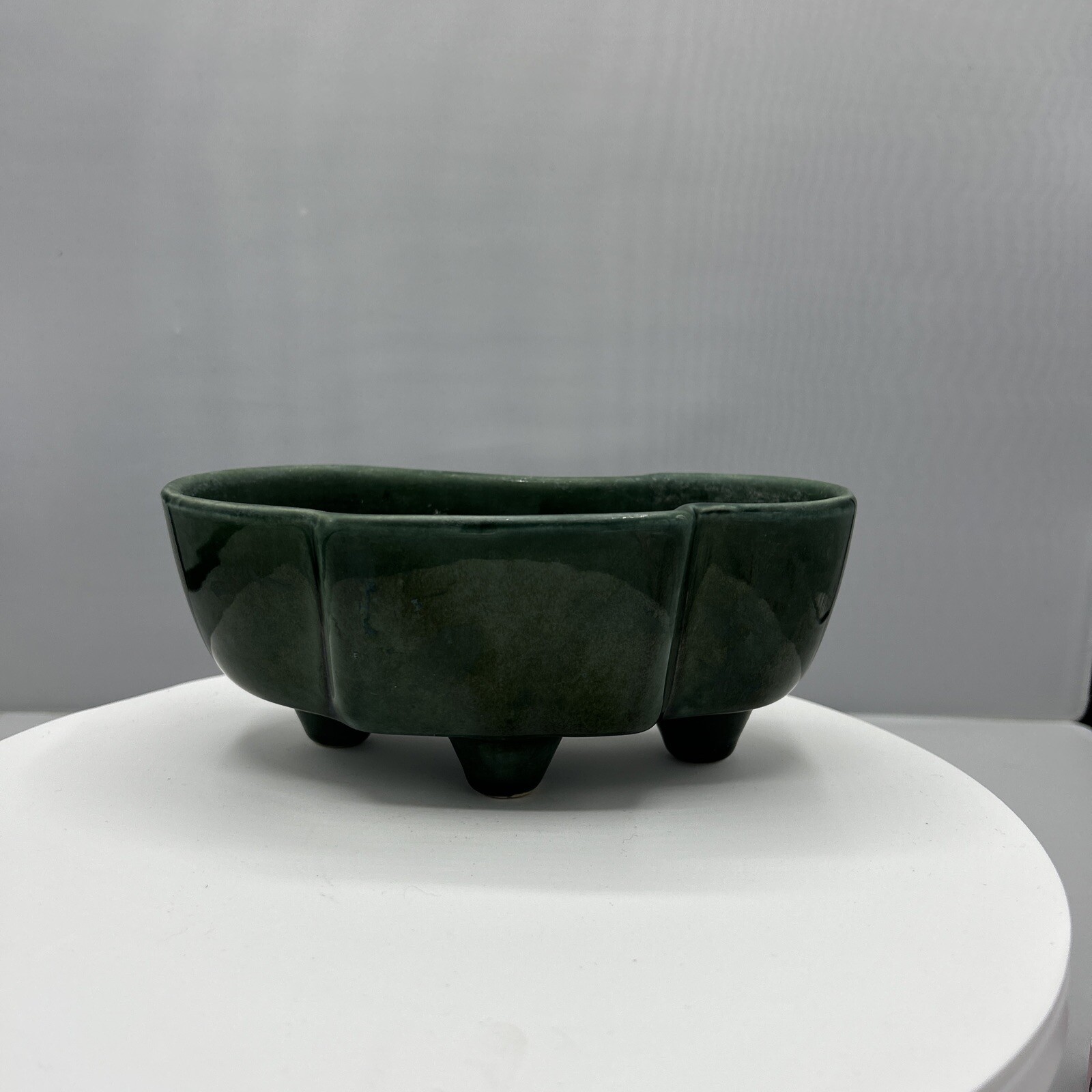 Vintage Hull Pottery Ceramic Green Footed Planter USA 402 Pickle Kidney