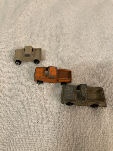 Lot 6 of 3 different Vintage Toy Tootsietoy pickup trucks purple, orange USA - Picture 4 of 9