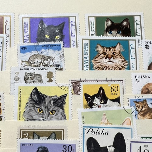 WORLDWIDE ANIMAL STAMPS LOT IN STOCK PAGE REPTILES, CATS, DOGS, HORNED & MORE - Picture 3 of 10