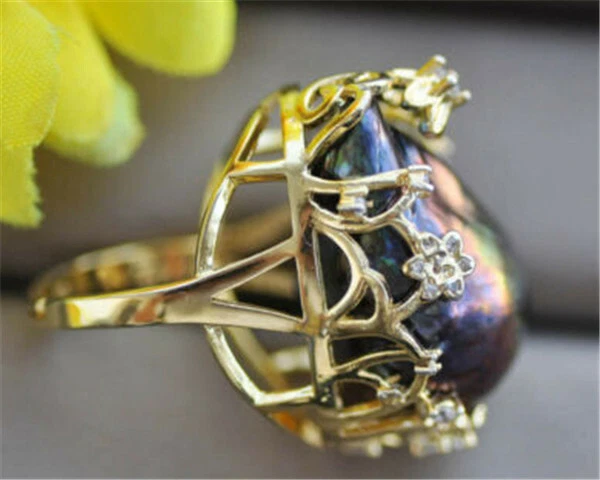 Enorme anillo de circonita cúbica barroca negra de 30 mm con perlas Keshi chapadas en oro Foto 3 de 3