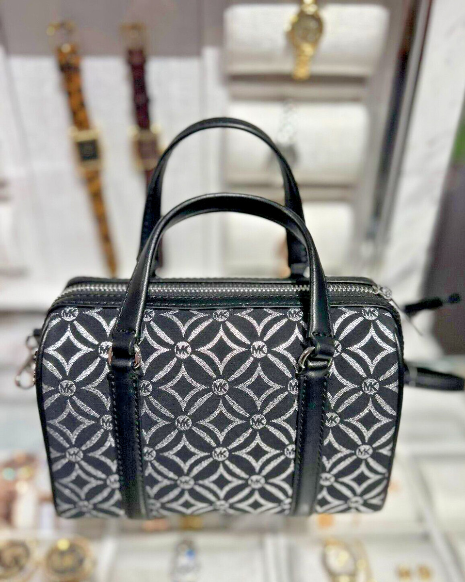 MICHAELKORS2wayバッグ Amazon.com: Michael Kors Cooper Commuter Sling Pack (Black