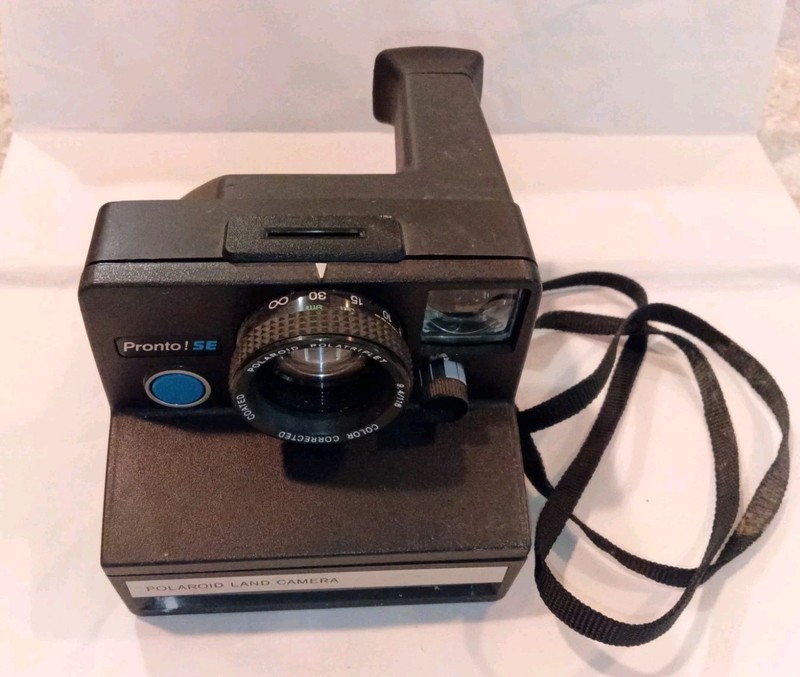 Polaroid Vintage Camera for Collector's Display - Unknown if it Works 