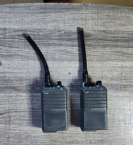 2 ICOM Handheld Portable Radio IC-U18 Receiver FOR PARTS OR REPAIR